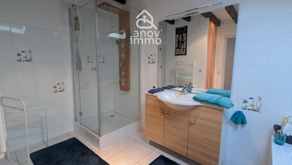 Villa
                                                                                                                                                                                                                                                                                                                        6 pièce(s)                                                                                                                                                                                                          4 chambre(s)                                                                                                                                                                                                          185  m²
