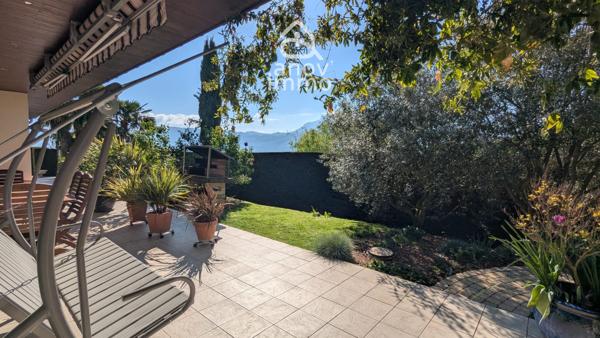 Villa
                                                                                                                                                                                                                                                                                                                        6 pièce(s)                                                                                                                                                                                                          4 chambre(s)                                                                                                                                                                                                          185  m²