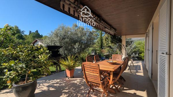 Villa
                                                                                                                                                                                                                                                                                                                        6 pièce(s)                                                                                                                                                                                                          4 chambre(s)                                                                                                                                                                                                          185  m²