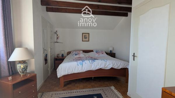 Villa
                                                                                                                                                                                                                                                                                                                        6 pièce(s)                                                                                                                                                                                                          4 chambre(s)                                                                                                                                                                                                          185  m²