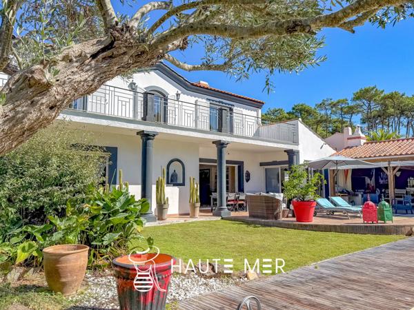 EQUATEUR – Spacieuse villa lovée dans les pins