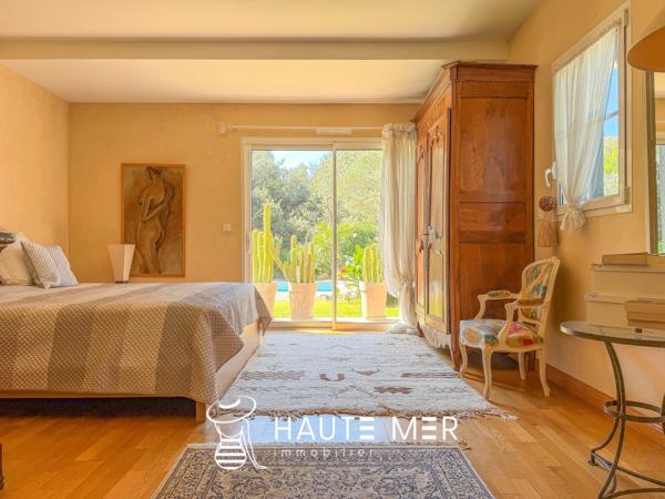 EQUATEUR – Spacieuse villa lovée dans les pins