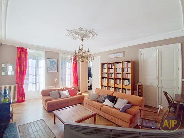 Vente maison La Roche Sur Yon : 440 000 € - AJP Immobilier La Roche-sur-Yon