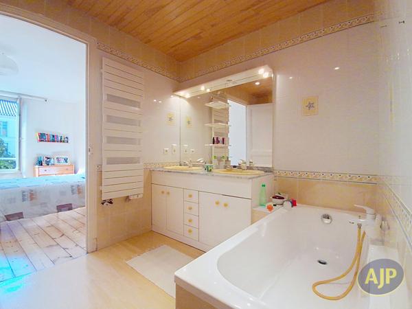 Vente maison La Roche Sur Yon : 440 000 € - AJP Immobilier La Roche-sur-Yon