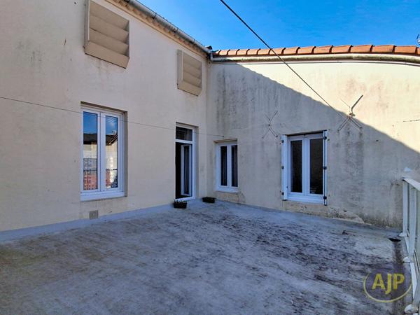 Vente maison La Roche Sur Yon : 440 000 € - AJP Immobilier La Roche-sur-Yon