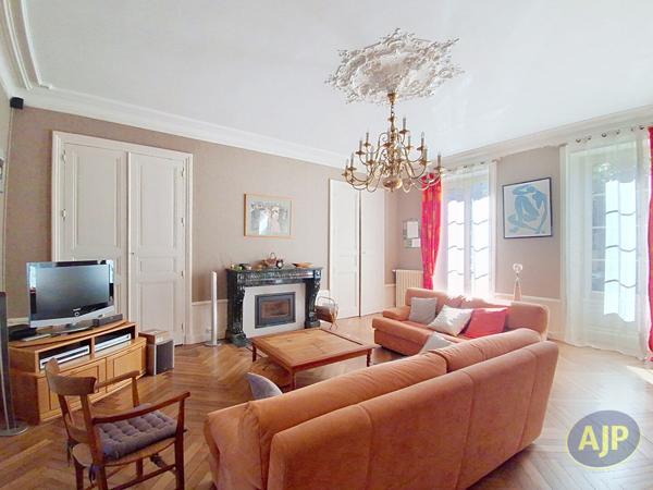 Vente maison La Roche Sur Yon : 440 000 € - AJP Immobilier La Roche-sur-Yon