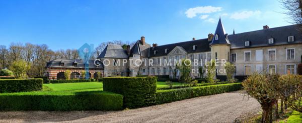 Château
                                                                                                                                                                                                                                                                                                                        25 pièce(s)                                                                                                                                                                                                          20 chambre(s)                                                                                                                                                                                                          1100  m²
