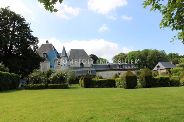 Château
                                                                                                                                                                                                                                                                                                                        25 pièce(s)                                                                                                                                                                                                          20 chambre(s)                                                                                                                                                                                                          1100  m²