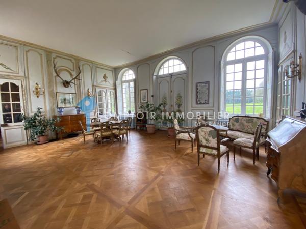 Château
                                                                                                                                                                                                                                                                                                                        25 pièce(s)                                                                                                                                                                                                          20 chambre(s)                                                                                                                                                                                                          1100  m²