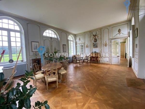Château
                                                                                                                                                                                                                                                                                                                        25 pièce(s)                                                                                                                                                                                                          20 chambre(s)                                                                                                                                                                                                          1100  m²