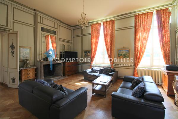 Château
                                                                                                                                                                                                                                                                                                                        25 pièce(s)                                                                                                                                                                                                          20 chambre(s)                                                                                                                                                                                                          1100  m²