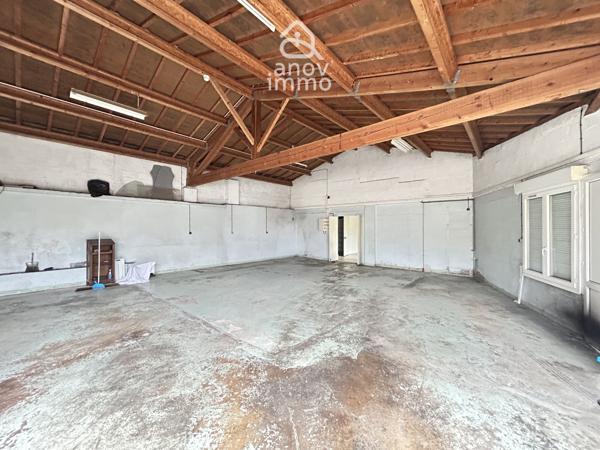 Autre
                                                                                                                                                                                                                                                                                                                        5 pièce(s)                                                                                                                                                                                                                                                                                                                              300  m²