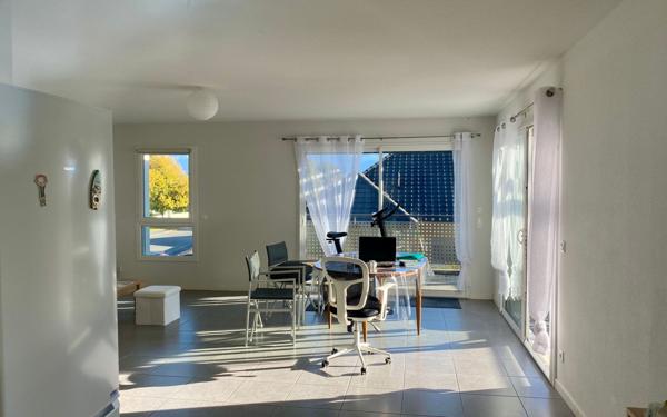 Appartement à vendre    4 pièces • 100,97 m2 Bénéjacq