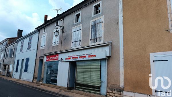 Immeuble à vendre 249 m² Lezay