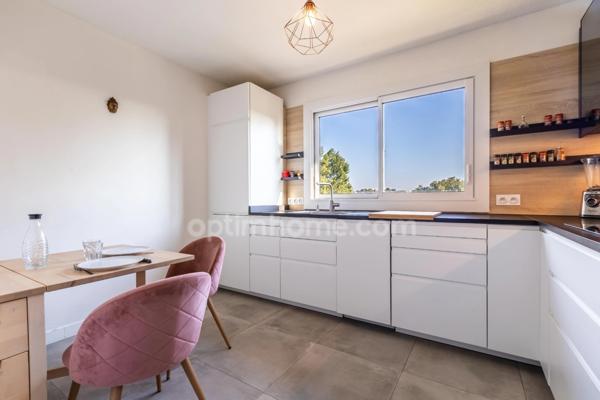 Appartement - 4 pièces - Terrasse - Cave - Parking - Piscine - Tennis - Parc - Proche Parc Montcalm - Ligne 5 de Tramway