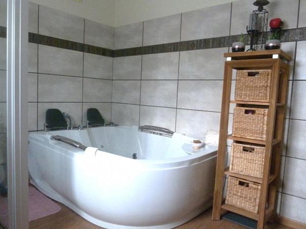 Maison  de plain pied Eguzon Chantôme 8 pièce(s) 243 m2