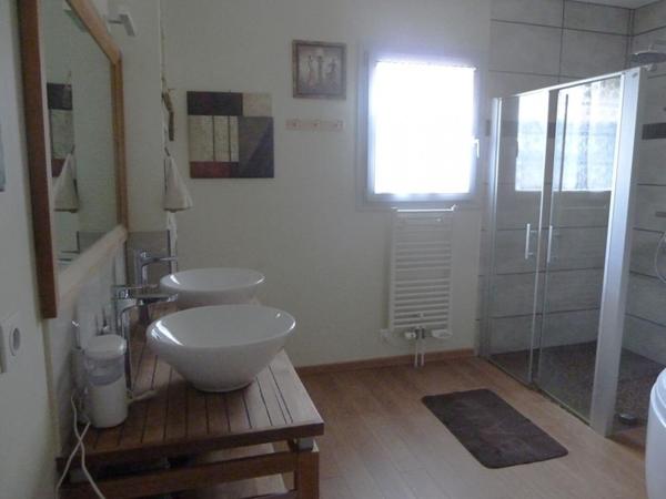 Maison  de plain pied Eguzon Chantôme 8 pièce(s) 243 m2