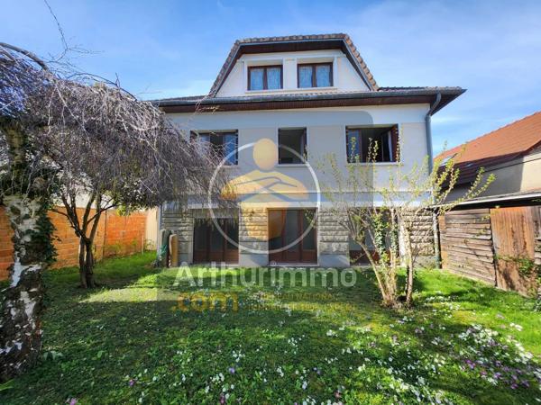 Vente                                                      Maison
                        
                     7 pièces                      242 m2                     à Ormesson-sur-Marne