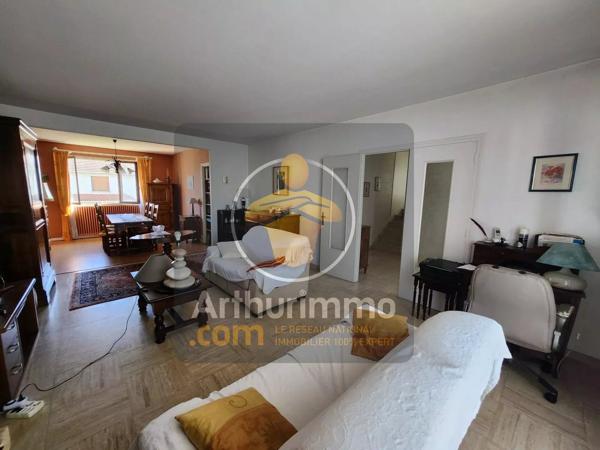 Vente                                                      Maison
                        
                     7 pièces                      242 m2                     à Ormesson-sur-Marne