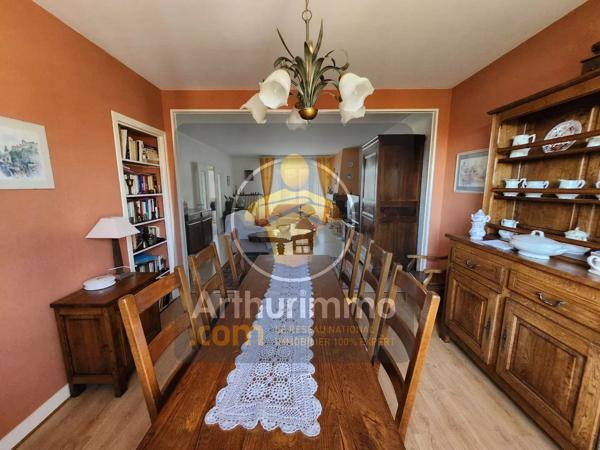 Vente                                                      Maison
                        
                     7 pièces                      242 m2                     à Ormesson-sur-Marne