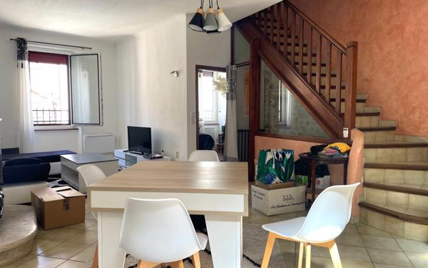 Immeuble à vendre    5 pièces •  Saint-Marcel-d'Ardèche