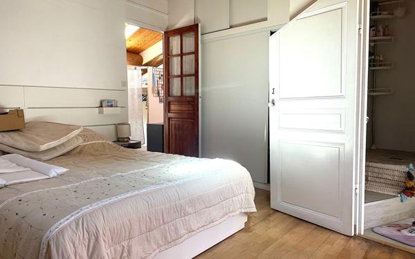 Immeuble à vendre    5 pièces •  Saint-Marcel-d'Ardèche
