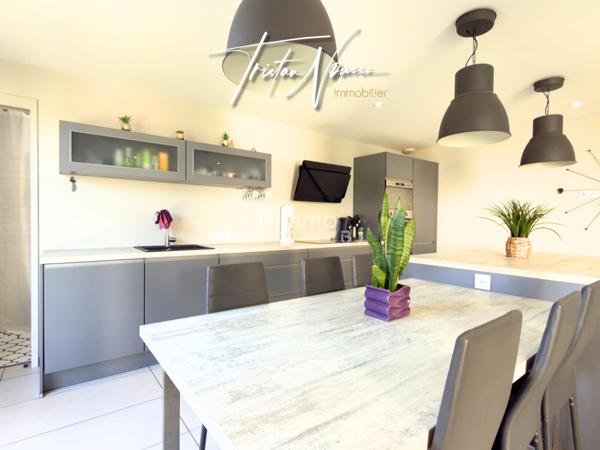 Maison 3 faces de 140 m2 avec 3 suites parentales - piscine