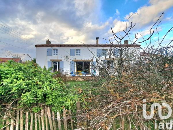 Maison 7 pièces de 175 m² à La Ferrière (85280)