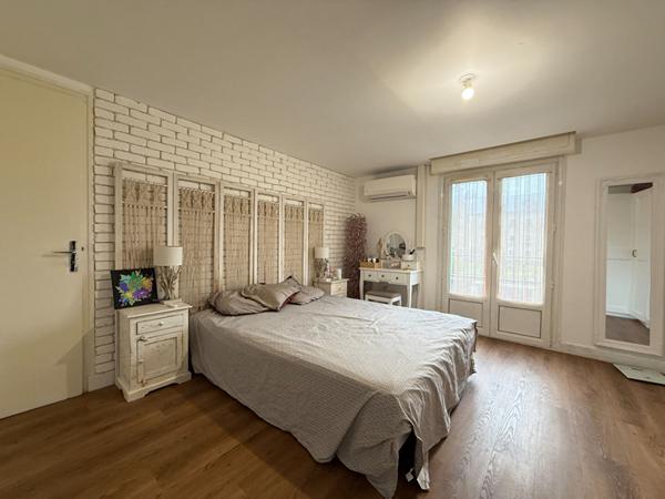 Maison - 6 pièces - 173 m²