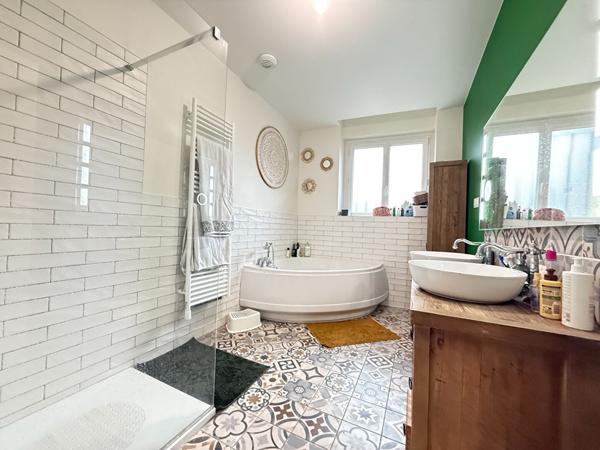 Maison - 6 pièces - 173 m²