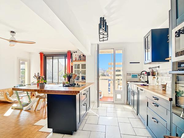 Appartement 3 pièces 88 m2 à vendre Secteur Mazargues 13009 Marseille 