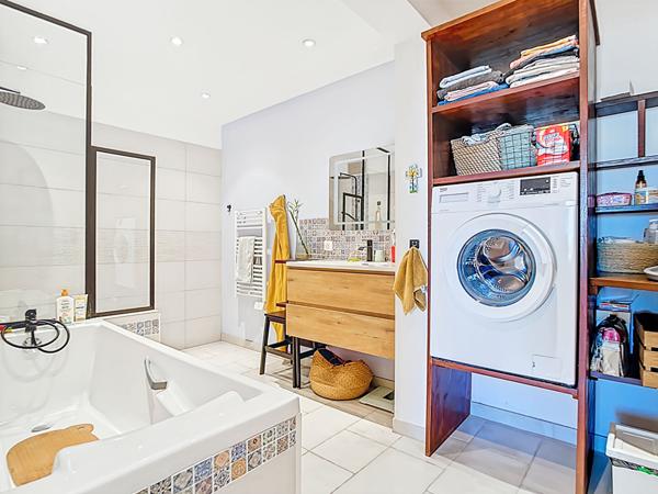 Appartement 3 pièces 88 m2 à vendre Secteur Mazargues 13009 Marseille 