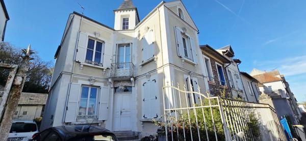 Maison de type bourgeoise à Étampes libre au 1er Mars 2027 avec garage.
