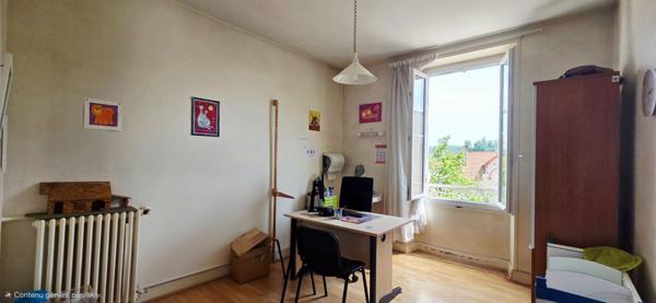 Maison de type bourgeoise à Étampes libre au 1er Mars 2027 avec garage.