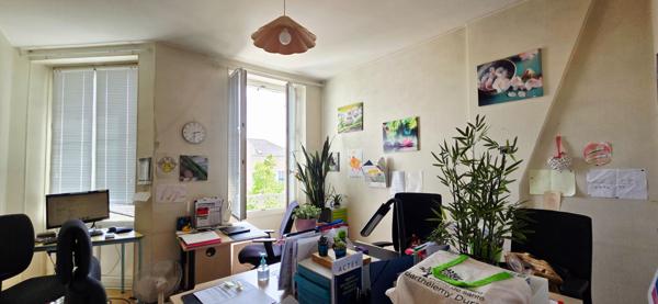 Maison de type bourgeoise à Étampes libre au 1er Mars 2027 avec garage.