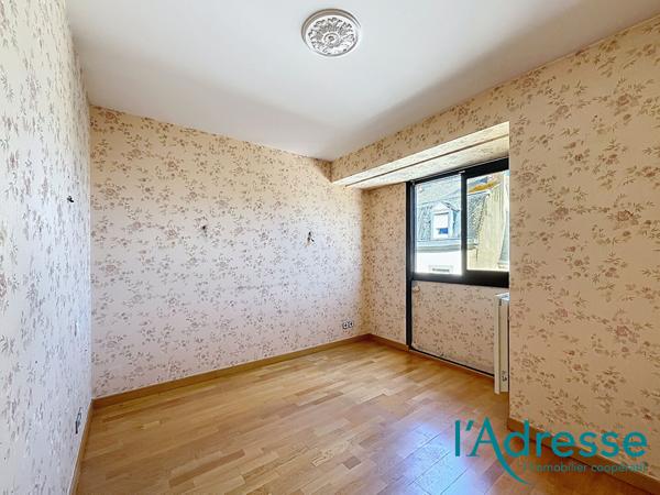 Appartement Mayenne 4 pièce(s) 79 m2 - Garage fermé et cave.
