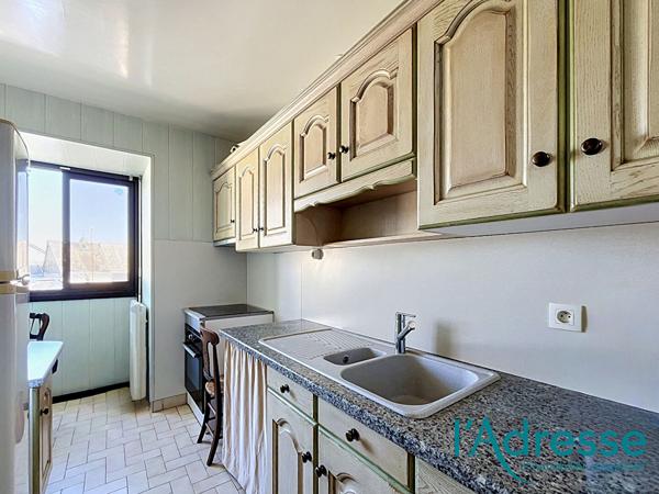 Appartement Mayenne 4 pièce(s) 79 m2 - Garage fermé et cave.