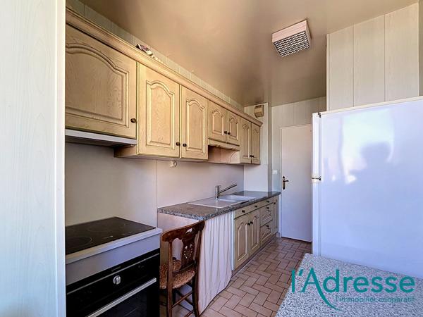 Appartement Mayenne 4 pièce(s) 79 m2 - Garage fermé et cave.
