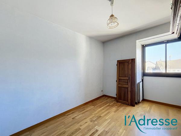 Appartement Mayenne 4 pièce(s) 79 m2 - Garage fermé et cave.