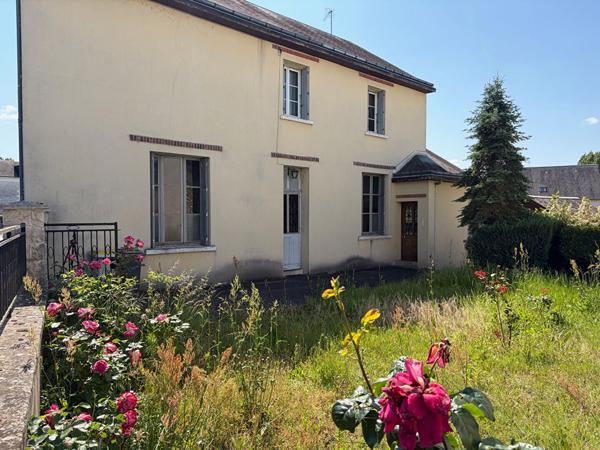 Maison centre Amboise 78 m2, jardin et garage.