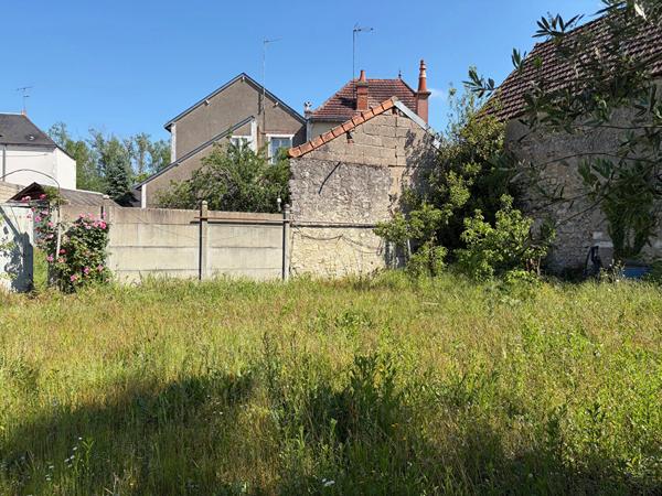 Maison centre Amboise 78 m2, jardin et garage.