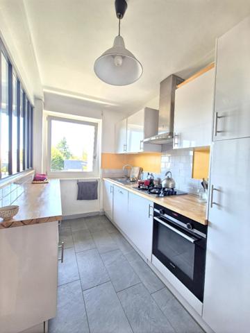 Appartement
                                                                                                                                                                                                                                                                                                                        3 pièce(s)                                                                                                                                                                                                          2 chambre(s)                                                                                                                                                                                                          63.14  m²