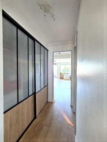 Appartement
                                                                                                                                                                                                                                                                                                                        3 pièce(s)                                                                                                                                                                                                          2 chambre(s)                                                                                                                                                                                                          63.14  m²