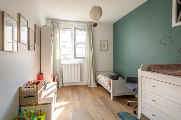 Lyon 8 - Monplaisir - Appartement de 89 m² - 2 /3 chambres - terrasse de 16m² - garage - 2 caves
