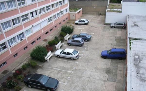 Stationnement à louer    Le Havre