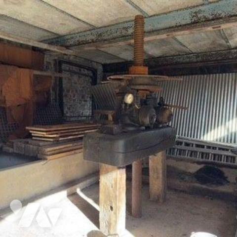 À proximité immédiate du centre de La Haye (50250), commune reconnue pour son dynamisme commerc...