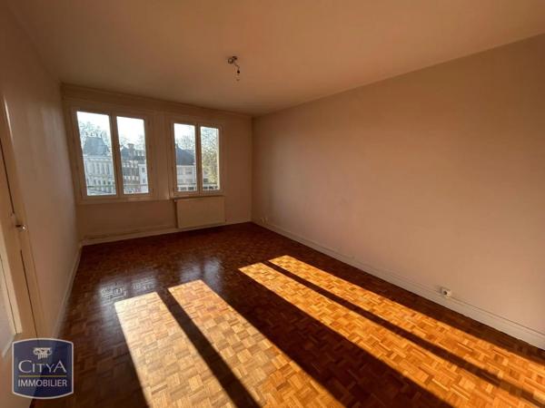 Appartement à louer 3 pièces 55.27m² Laval (53000)