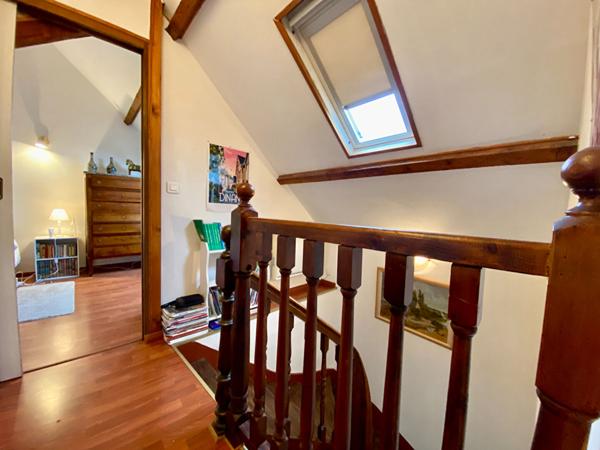 À vendre centre ville DINAN appartement de Type 3 en duplex petite copropriété, place de parking privative