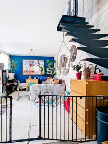 Pavillon 3 pièces non mitoyen, 2 chambres, terrasse, parking.