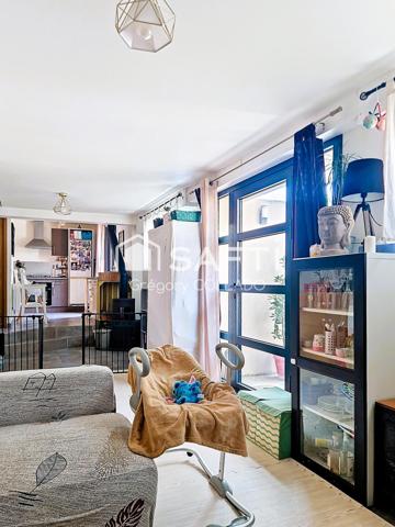 Pavillon 3 pièces non mitoyen, 2 chambres, terrasse, parking.